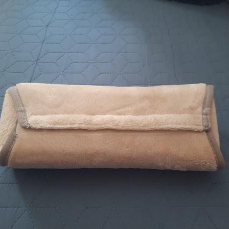 Cestovný vankúšik/opierka na bezpečnostný pás, 