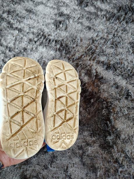 Ľahké tenisky, adidas,25