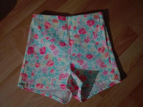 Šortky s vysokým pásom, h&m,34