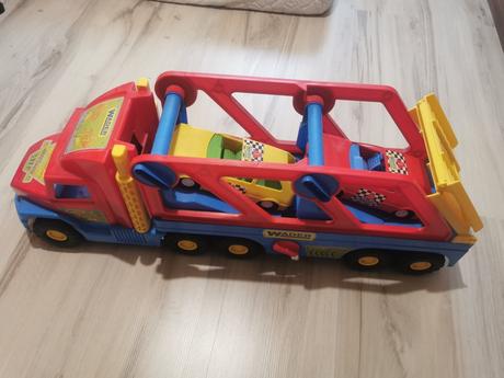 Kamión wader s autami, 