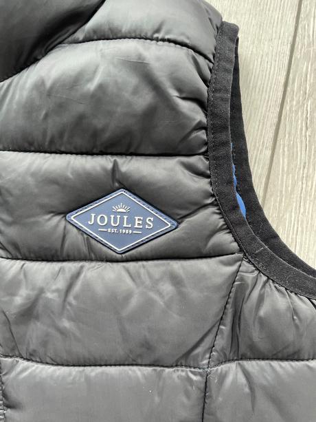 Ľahúčka nadýchaná vesta od joules, 110