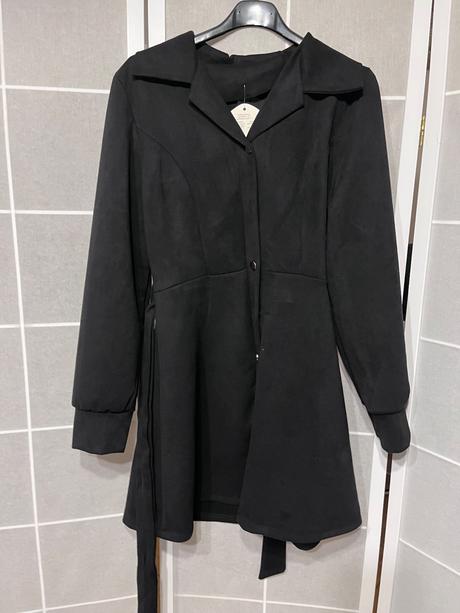 Čierne semisove šaty, m / s