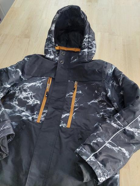 Kvalitná zimná/ lyžiarska bunda, 146