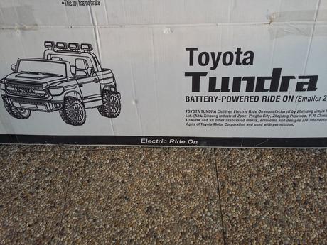 Autíčko na ovládanie zn.toyota tundra,
