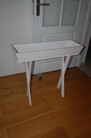 Drevený stojan na kvety,