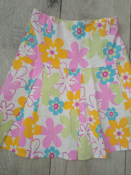 Dievčenská kvetovaná skladaná sukňa (98-104), 98