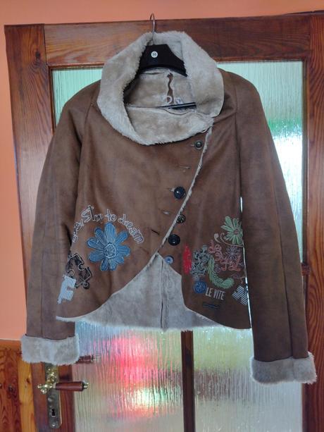 Kožuštek zn. desigual., desigual,40