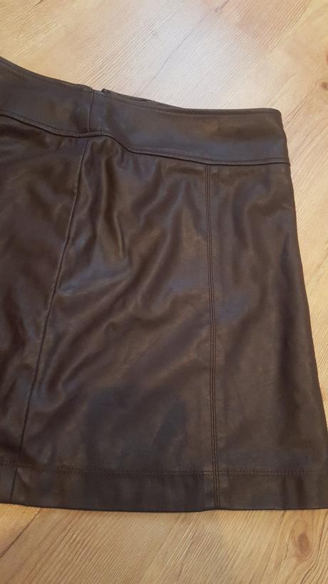 Hnedá koženková sukňa, 38