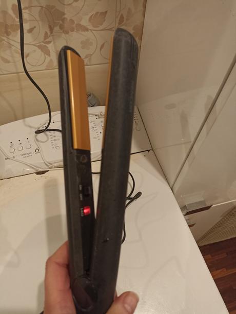 Žehlička na vlasy,