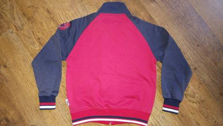 Teplakova bluza, 146