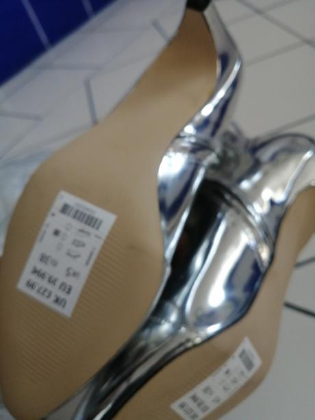 Strieborná bunda, 170