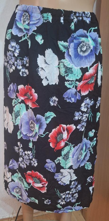 Dámska sukňa s gumou v páse, l