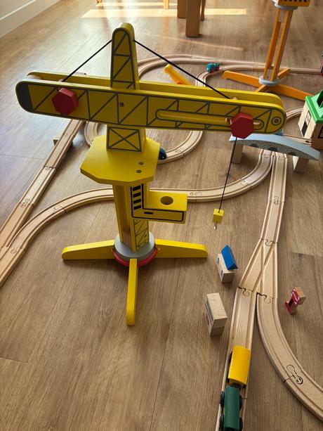 Obrovska vlakova trat s prislusenstvom, 