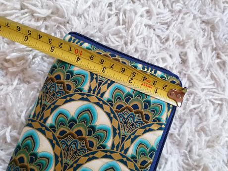 Krásna penaženka na zips, 