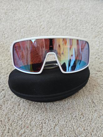 Okuliare oakley sutro, 