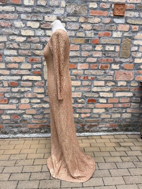 Spoločenské saty, 38