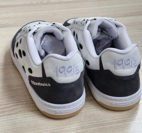 Barebarics fusion - white & charcoal 42 x347, be lenka,42