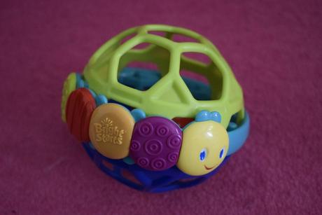 Aktívna hračka - loptička bright starts, 