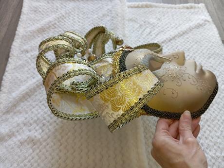 Benátska maska so zvončekmi, 