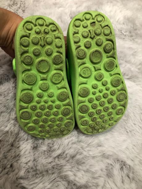 Šľapky kroksy, 25