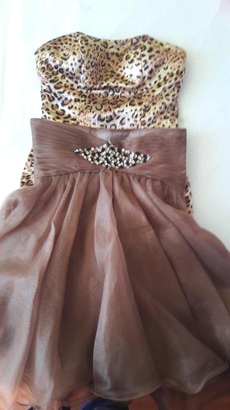 Spolocenske saty, 38