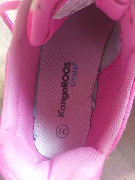 Tenisky, kangaroos,37