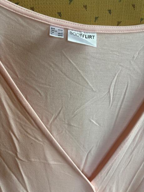 Top so zaväzovaním na boku, 44