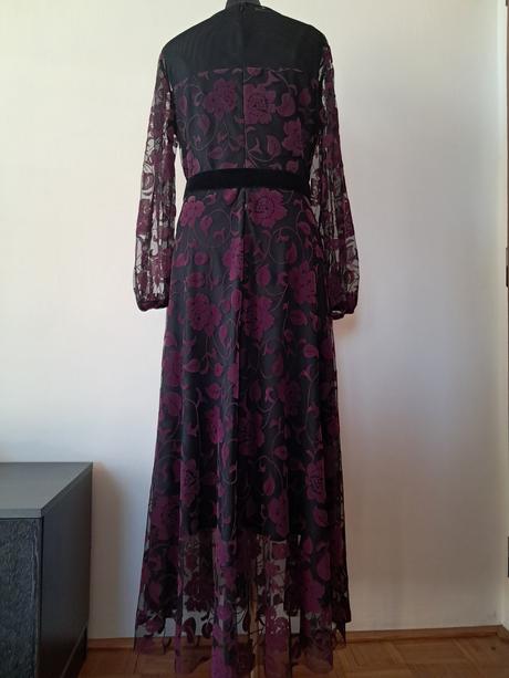 Šaty spoločenské, 42