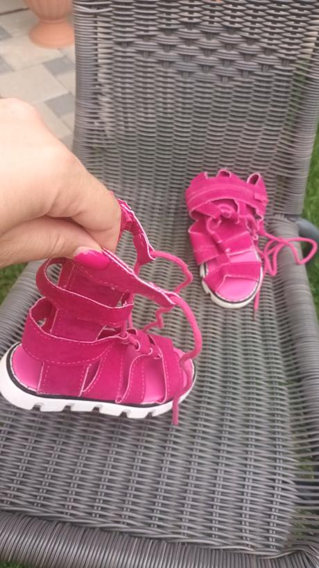 Krásne ružové sandálky, 26