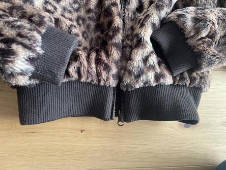 Bundička s tigrím vzorom, h&m,152