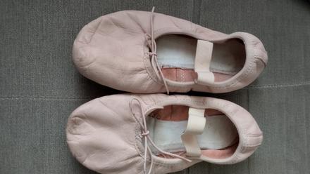 Baletné cvičky/piškóty, 33