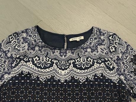 Šaty s potlačou, 38