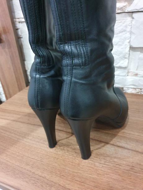 Krásne kožené zateplené čižmy embis, 40