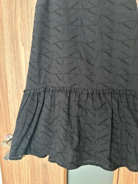 Krásne perforované šaty značky zara, pc 36 eur, zara,s