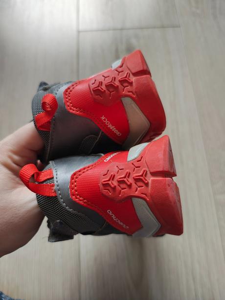 Turistické topanky, 28