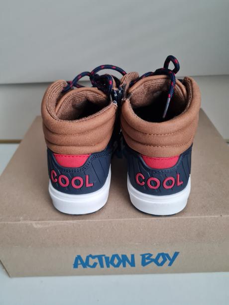 Topanky action boy, 33