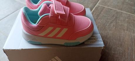 Tenisky adidas, 23