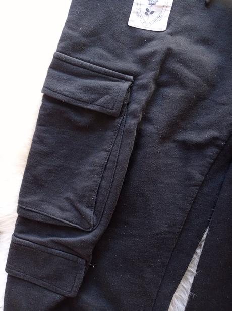 Teplaky cierne kapsacove bershka, bershka,xs