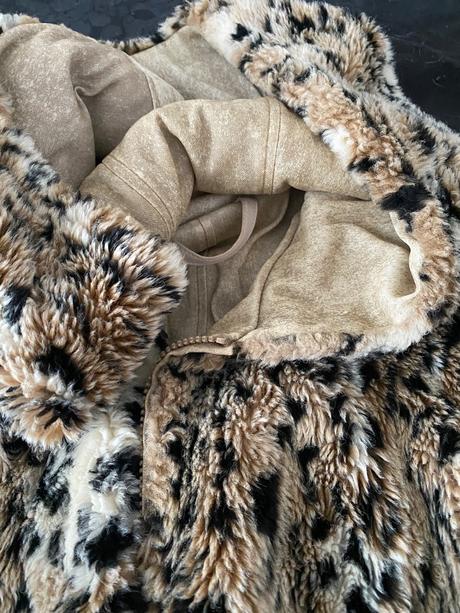 Tenší kožuštek, m