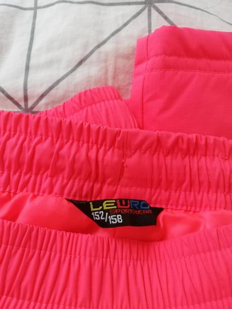 Dievčenské otepľovačky, 152