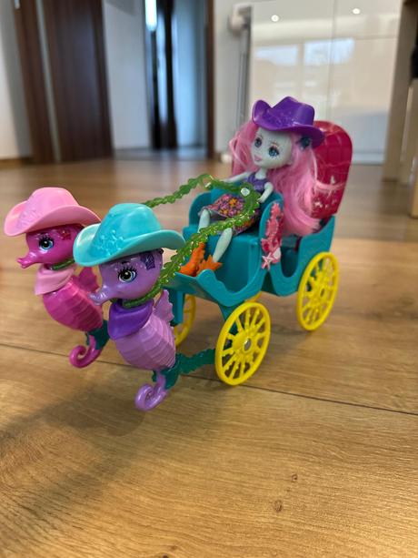 Bábiky enchantimals, 