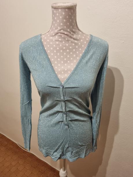 Svetlomodrý svetrík s trblietavým vláknom s, s