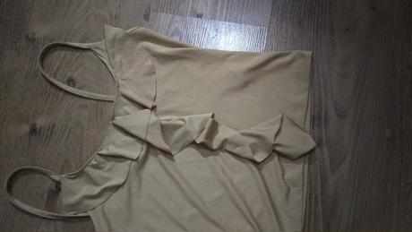 Elegantné tielko s volánikmi, 146