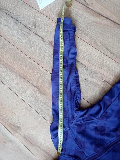 Prechodná bunda, 146