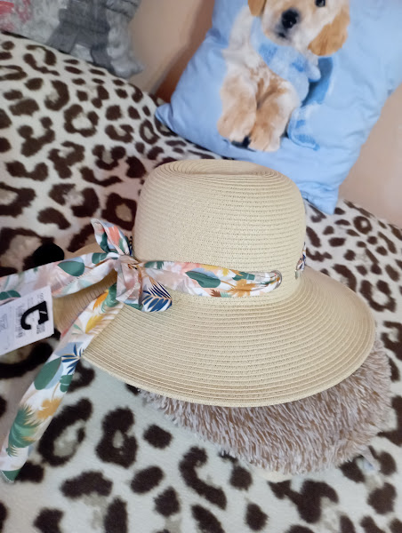 Slamený klobúk, c&a