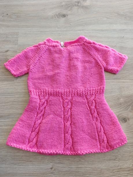 Dievčenské pletené šaty, 80
