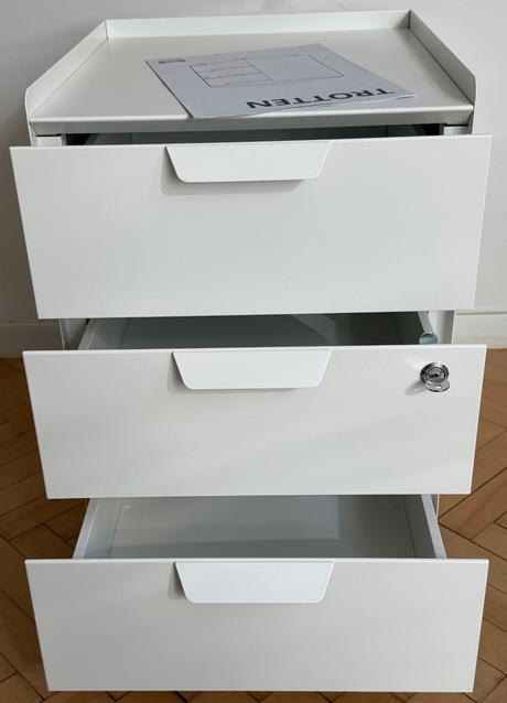 Trotten skrinka s 3 zásuvkami/kolie.biela za 60,