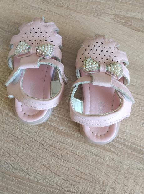 Dievčenské sandále, 23