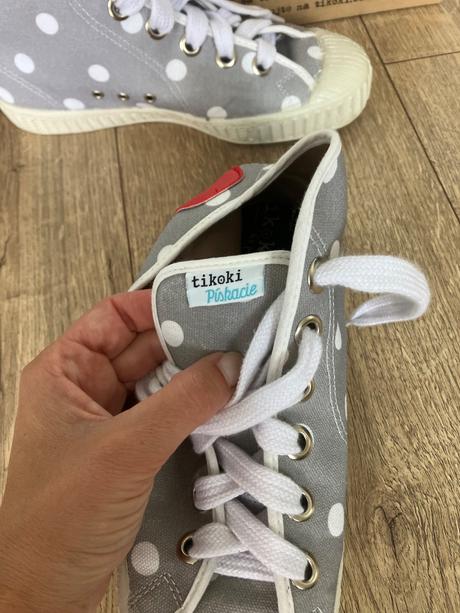 Tikoki pískacie tenisky, 37