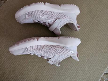 Balík topánok 33, 33